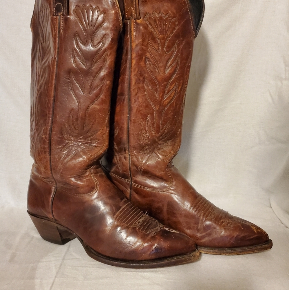 Larry Mahan Sz 7 Women's cowboy boot made for Thieves Market